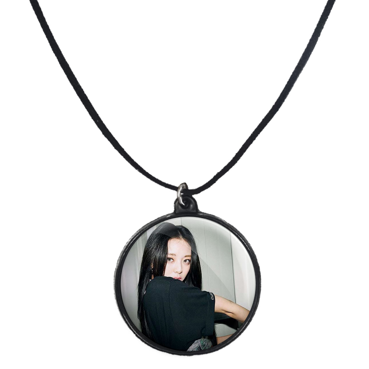 گردنبند پرمانه طرح گروه موسیقی ایتزی کد pmb.13153 مدل دو طرفه