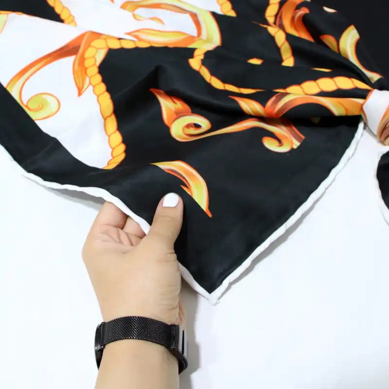 روسری زنانه مدل ابریشم توییل طرح زنجیری کد 7005