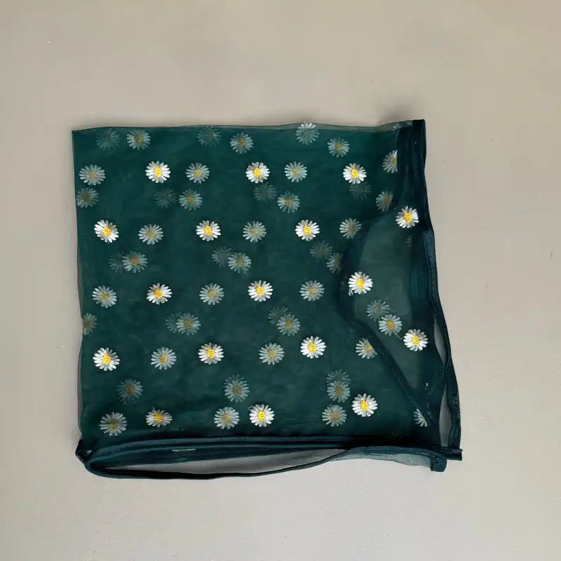 روسری زنانه مدل توری بابونه ای کد 60