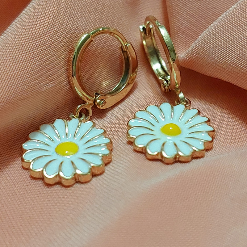 گوشواره زنانه مدل بابونه