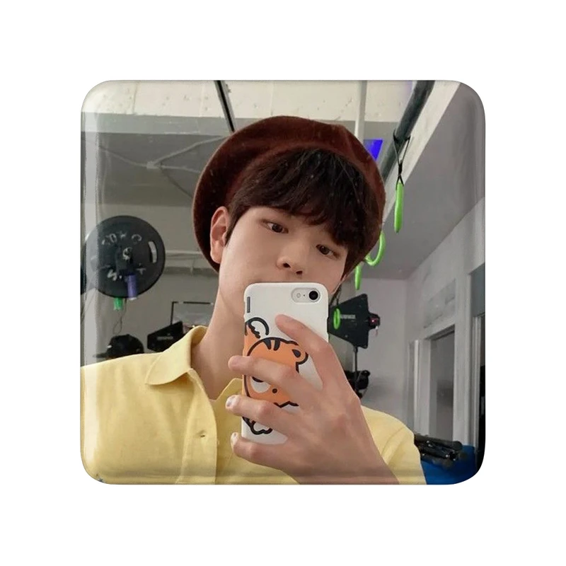 مگنت خندالو طرح سونگمین گروه استری کیدز Stary Kids کد 16929