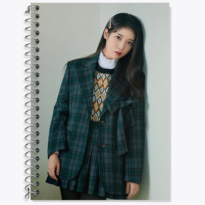 دفتر زبان 50 برگ خندالو مدل دو خط طرح آیو IU کد 19794