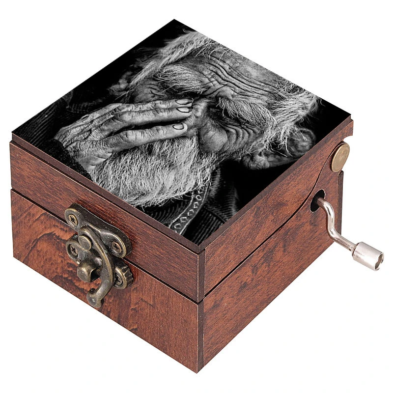 جعبه موزیکال مدل هندلی طرح پرتره پیرمرد کد 1052