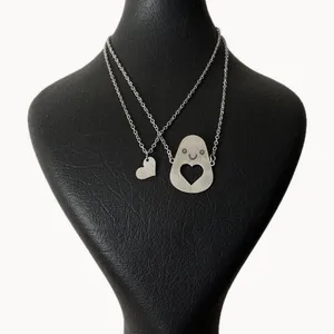 گردنبند مدل دوستی آووکادو و قلب مکمل بسته 2 عددی