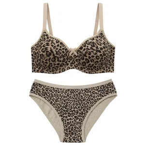 ست شورت و سوتین زنانه شارمین مدل پلنگی فنردار کد 5466-2065