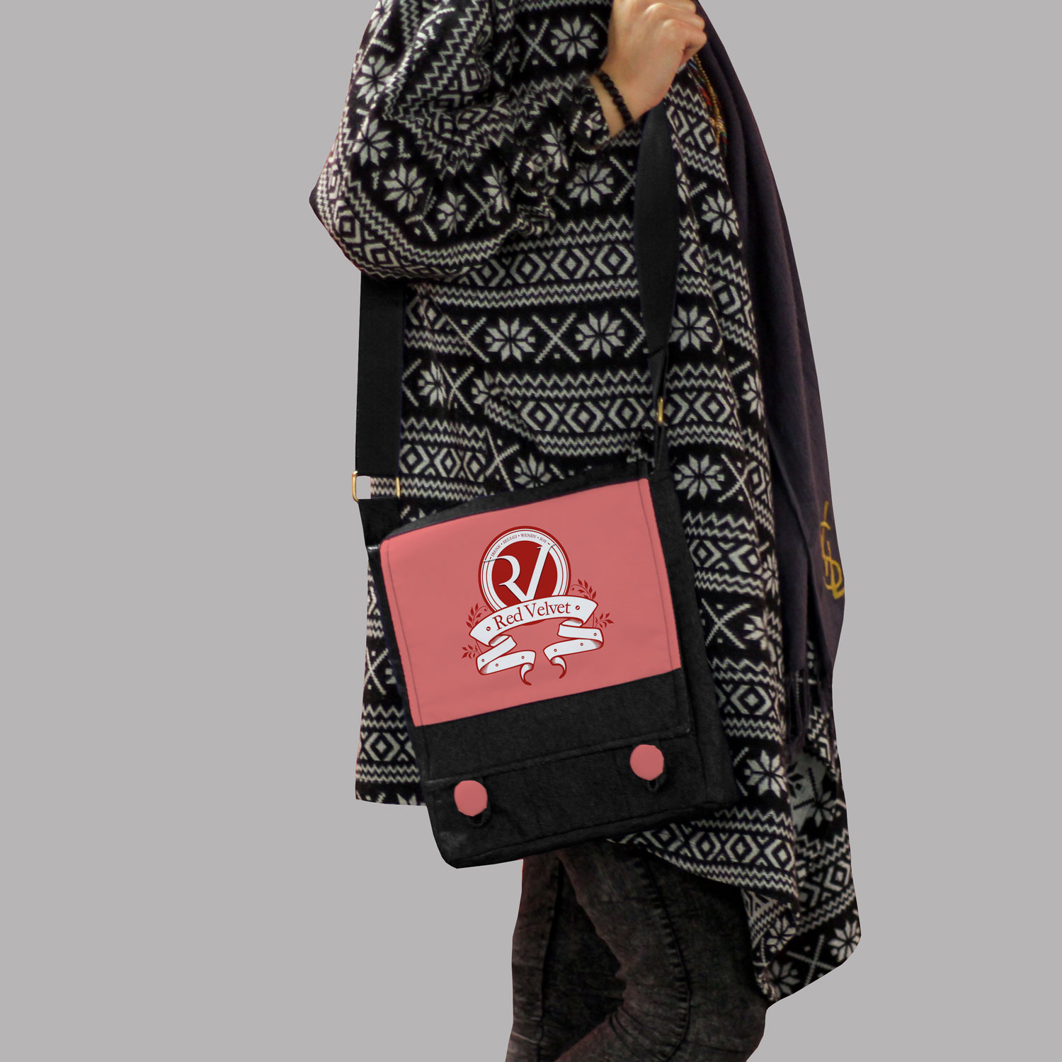 کیف رودوشی زنانه چی چاپ مدل Kpop Red Velvet