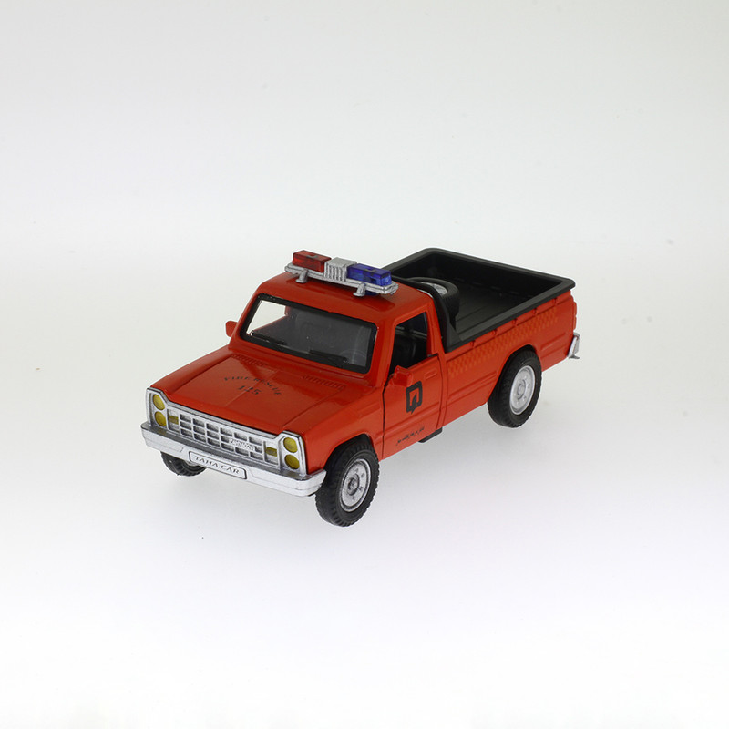 ماشین بازی طاها مدل نیسان وانت آتشنشانی