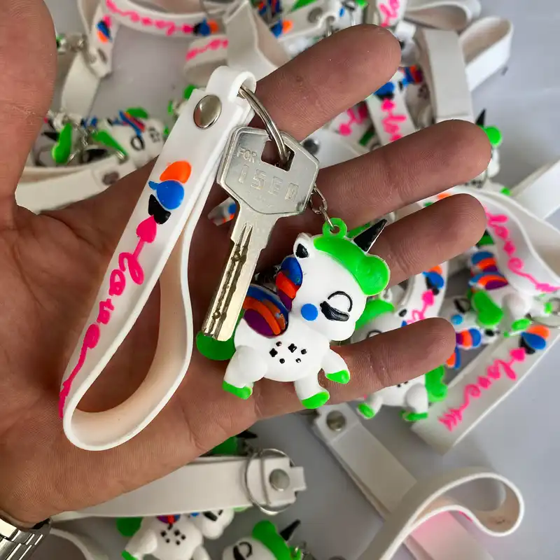 جاکلیدی مدل اسب تک شاخ سیلیکونی