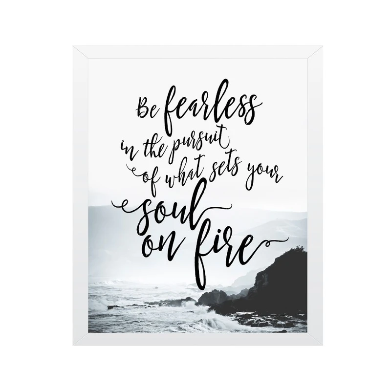 تابلو مدل در تعقیب آنچه جان شما را روشن کرده بی‌ترس باشید