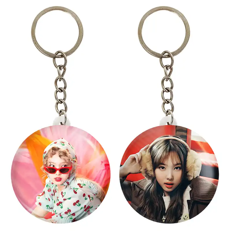 جاکلیدی خندالو مدل نایون گروه توایس TWICE کد 1995519958 مجموعه 2 عددی