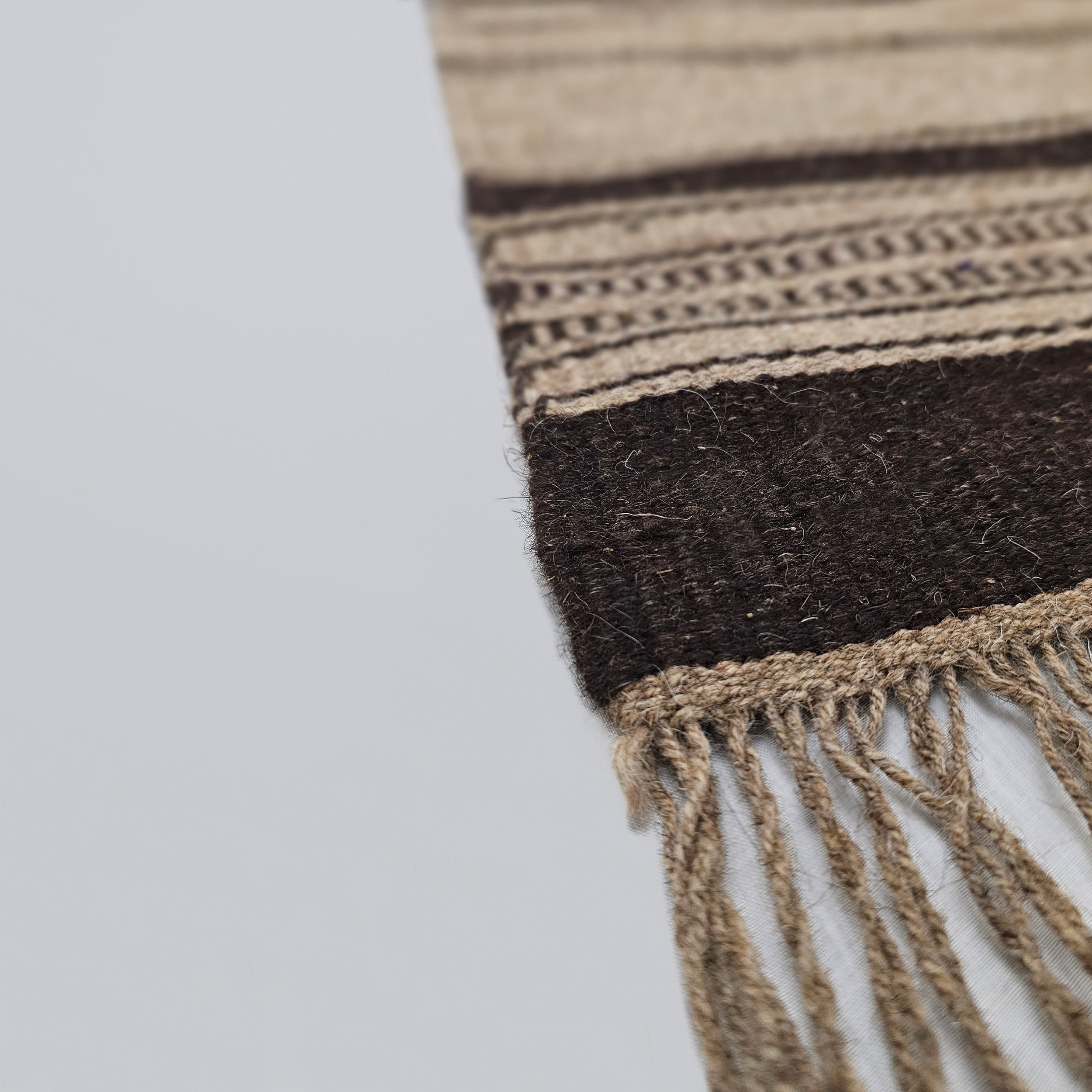 گلیم دستبافت نیم متری مدل حرمی