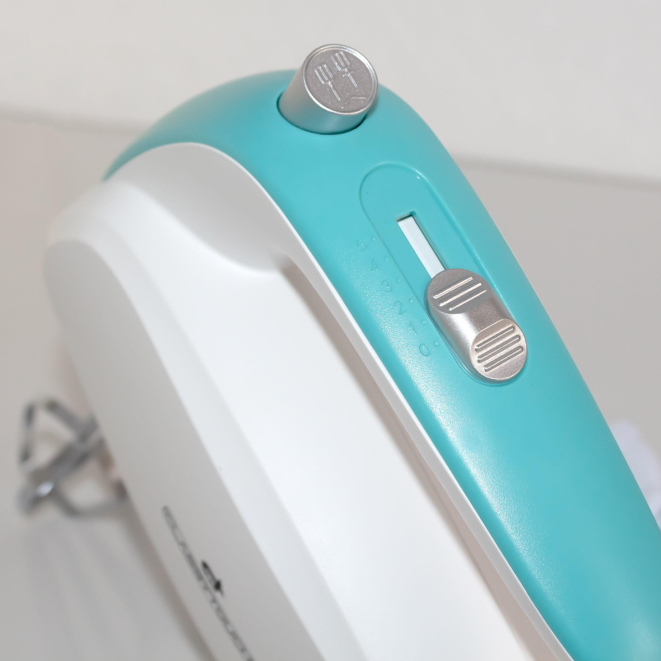 همزن کلاسی تاچ مدل CT-1891 همزن کلاسی تاچ مدل CT-1891