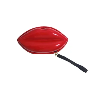 کیف لوازم آرایش زنانه مدل لب 2021