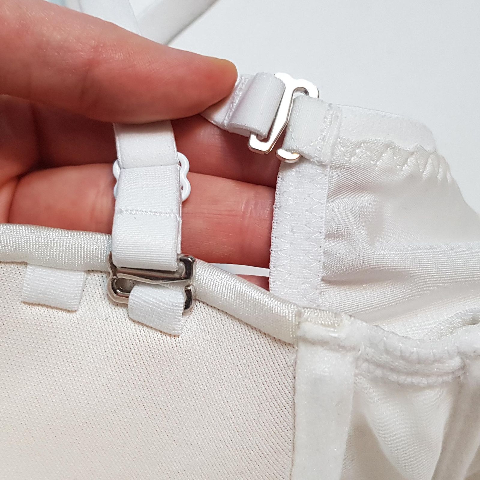 سوتین زنانه پدلی مدل فنردار بند متحرک کد 5127-P162 رنگ سفید -  - 5