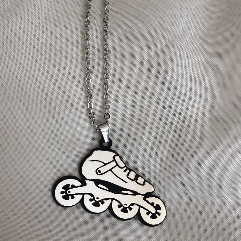 گردنبند مدل کفش اسکیت گردنبند مدل کفش اسکیت