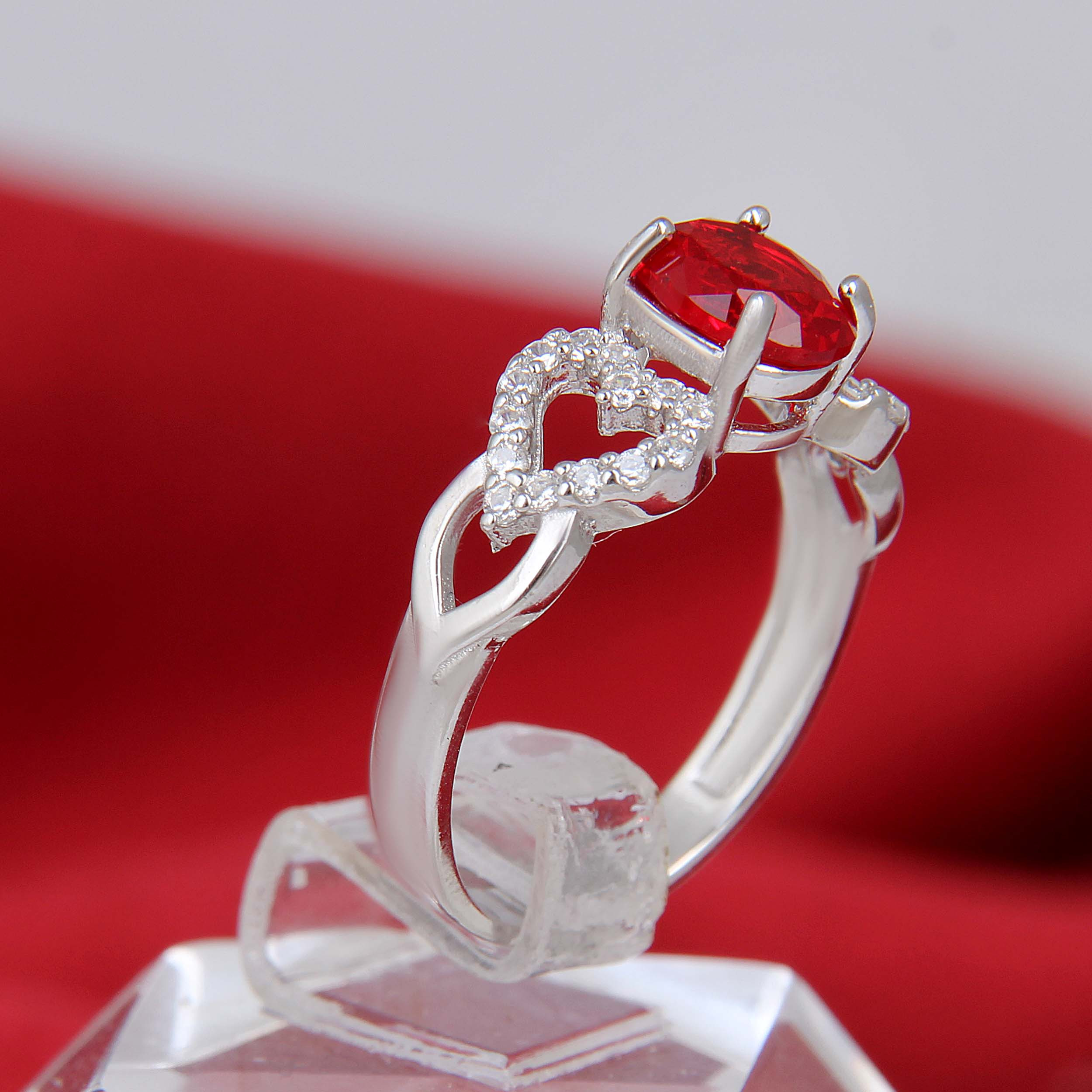 انگشتر نقره زنانه بازرگانی میلادی مدل سنگ کوارتز نگین برلیان بدون ریزش آبکاری رادیوم کد AWR_1354 انگشتر نقره زنانه بازرگانی میلادی مدل سنگ کوارتز نگین برلیان بدون ریزش آبکاری رادیوم کد AWR_1354