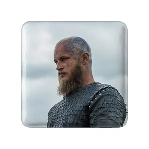 مگنت خندالو مدل رگنار سریال وایکینگ ها Vikings کد 29112