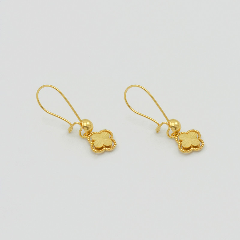 گوشواره عصایی طلا 18 عیار زنانه با طرح ونکلیف آرپلز مایا ماهک مدل ME1230 تراش - 3