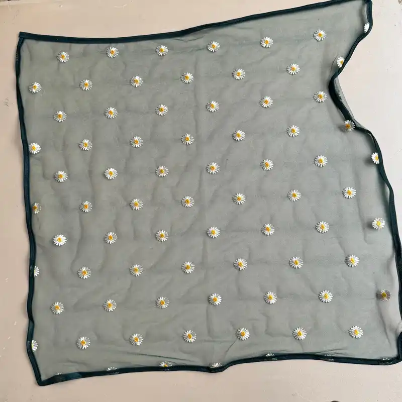 روسری زنانه مدل توری بابونه ای کد 60