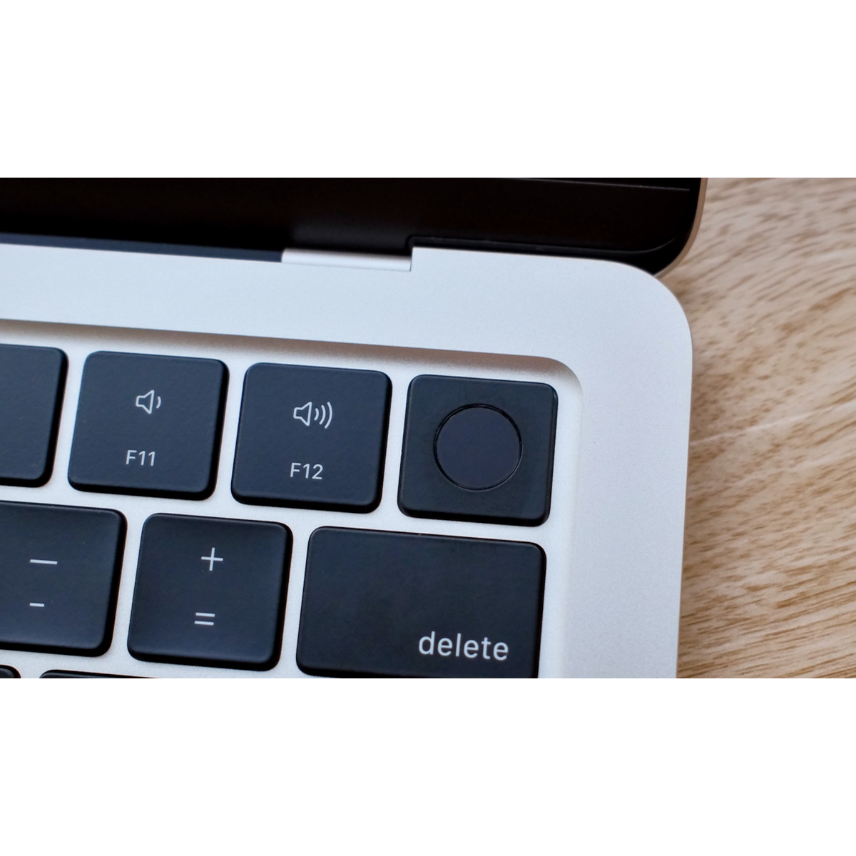 قیمت و خرید لپ تاپ 13.6 اینچی اپل مدل MacBook Air MRXR3 2024 قیمت و خرید لپ تاپ 13.6 اینچی اپل مدل MacBook Air MRXR3 2024
