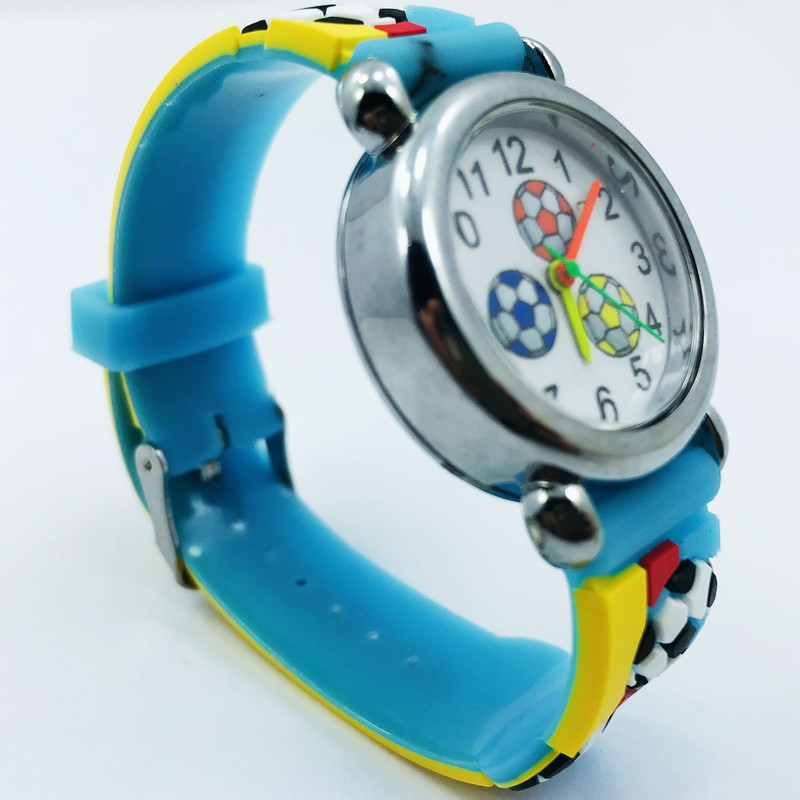 ساعت  مچی عقربه ای پسرانه مدل توپ فوتبال