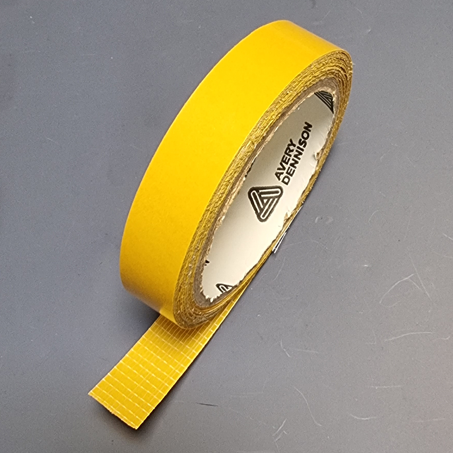 چسب دوطرفه اوری دنیسن مدل Ave2cm10m عرض 2 سانتی متر چسب دوطرفه اوری دنیسن مدل Ave2cm10m عرض 2 سانتی متر