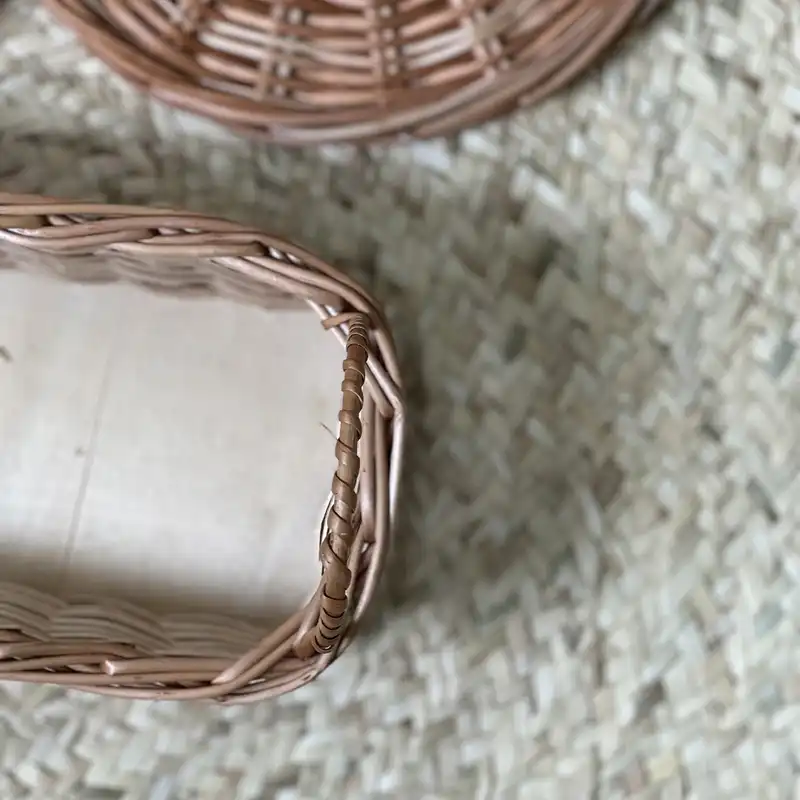 سبد حصیری مدل مروار طرح مستطیلی دسته دار