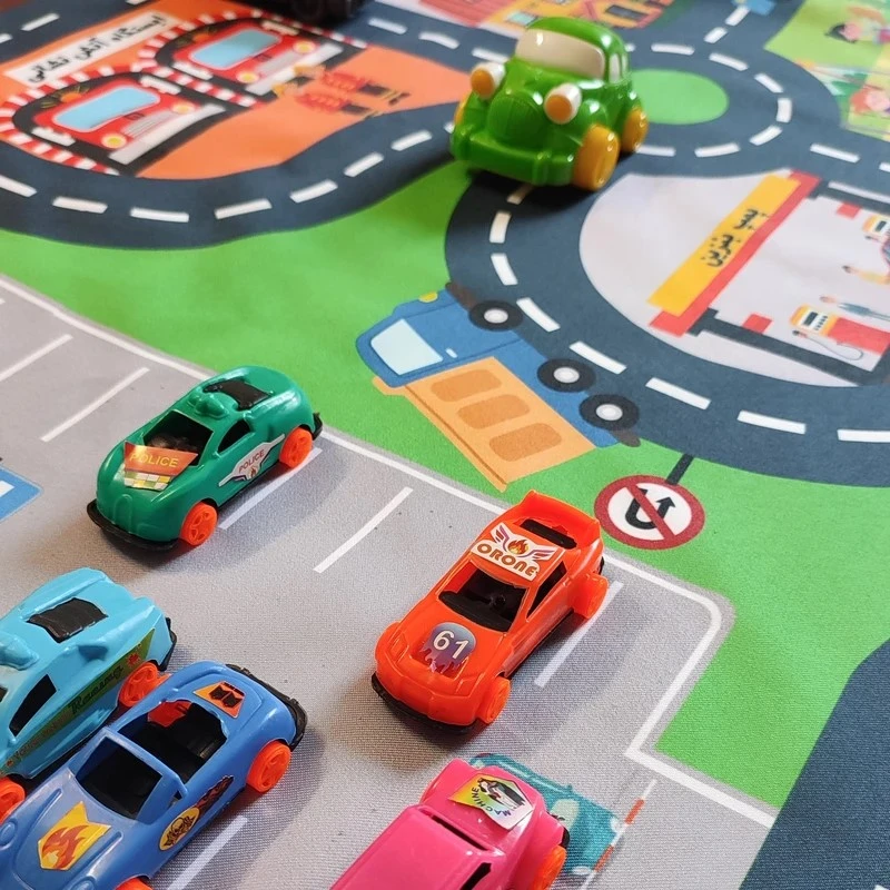 عکس شماره 4 : زیر انداز بازی انتشارات ماه کوچولو مدل شهر پارچه ای شهر کوچک من