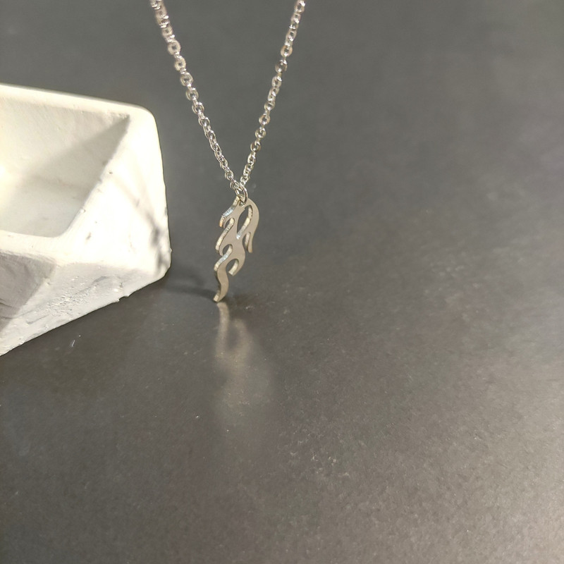 گردنبند مدل آتش