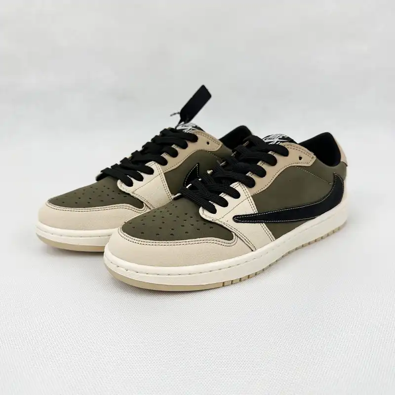 کفش پیاده روی مدل ترویس جانگل