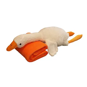 عروسک مدل بالشی طرح غاز طول 110سانتی متر به همراه پتو