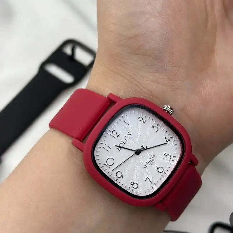 ساعت مچی عقربه ای زنانه بولون مدل بند پیو پاستیلی آنتی آلرژی کد ۳