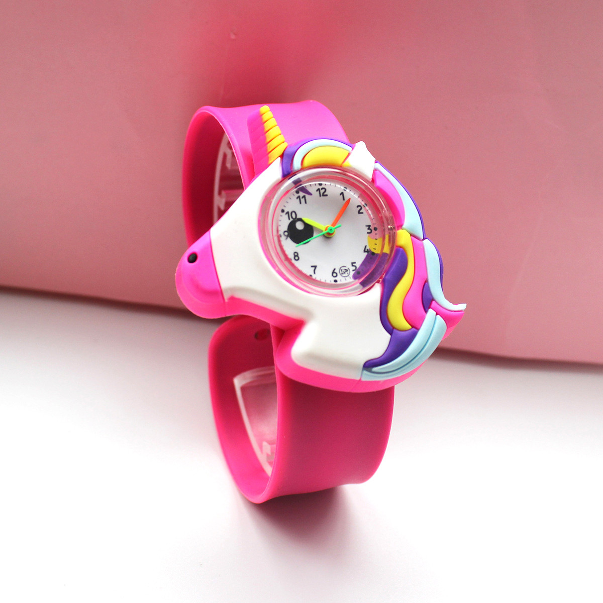 ساعت مچی عقربه ای دخترانه مدل اسب شاخدار کد 2