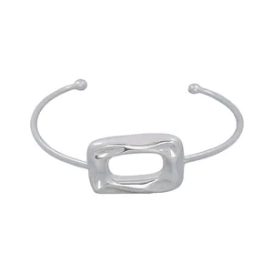 دستبند النگویی زنانه مدل مستطیل