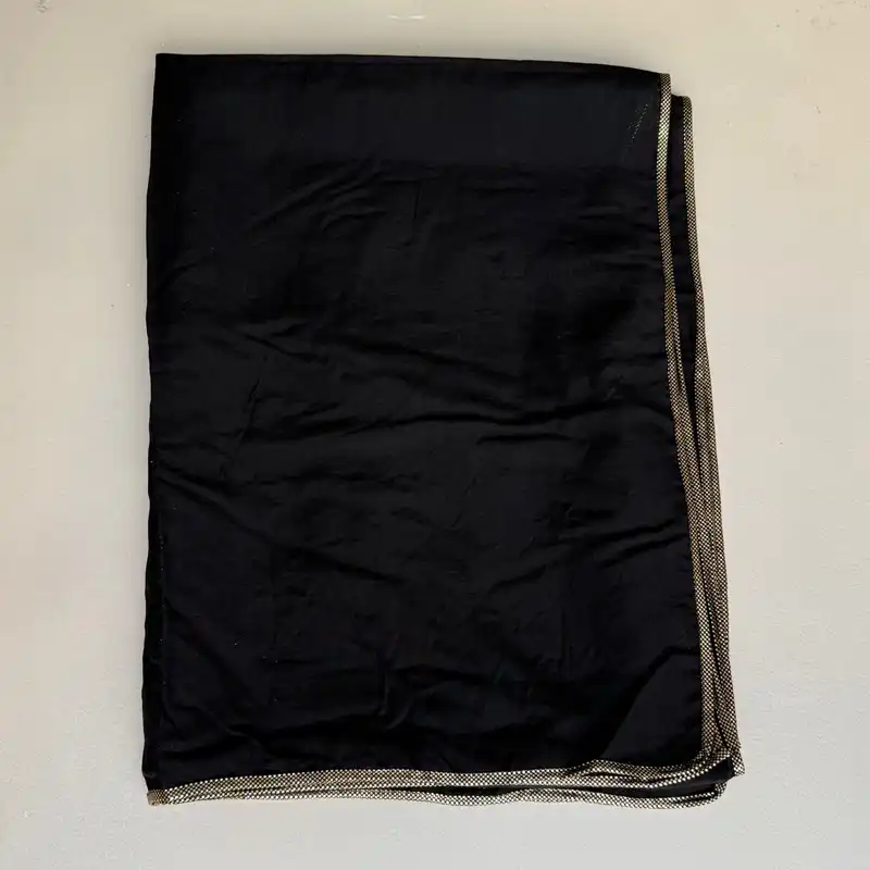 شال زنانه مدل نخ اسلپ نوار طلا دوزی شده ساده