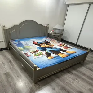 پتو مسافرتی 1 نفر مدل سگ های نگهبان کد 3 سایز 200x155 سانتی‌متر