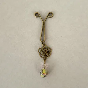 گیره روسری زنانه مدل گل رز كد SF23-GR