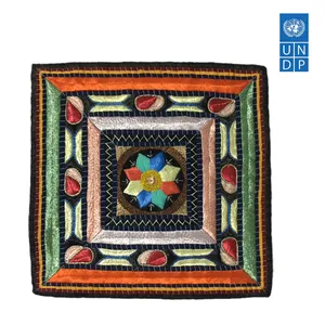 رومیزی سوزن دوزی مدل صنایع دستی