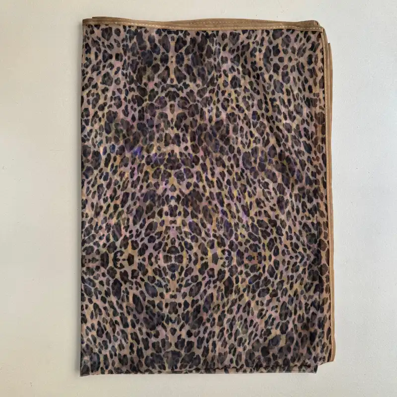 شال زنانه مدل توری پلنگی نوار دوزی شده