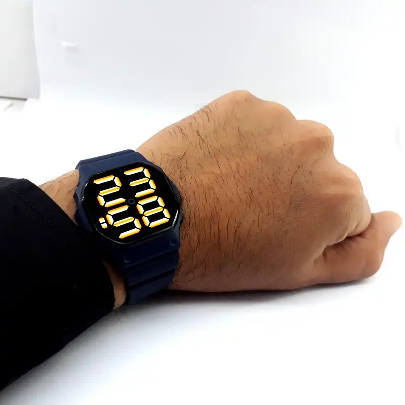 ساعت مچی دیجیتال مدل شب تاب کد so11