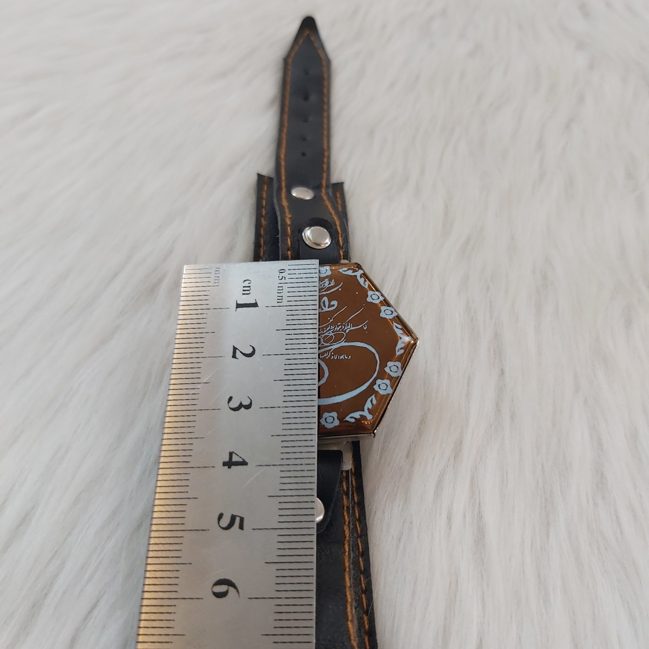 دستبند مدل چرمی طرح وان یکاد کد 110 دستبند مدل چرمی طرح وان یکاد کد 110