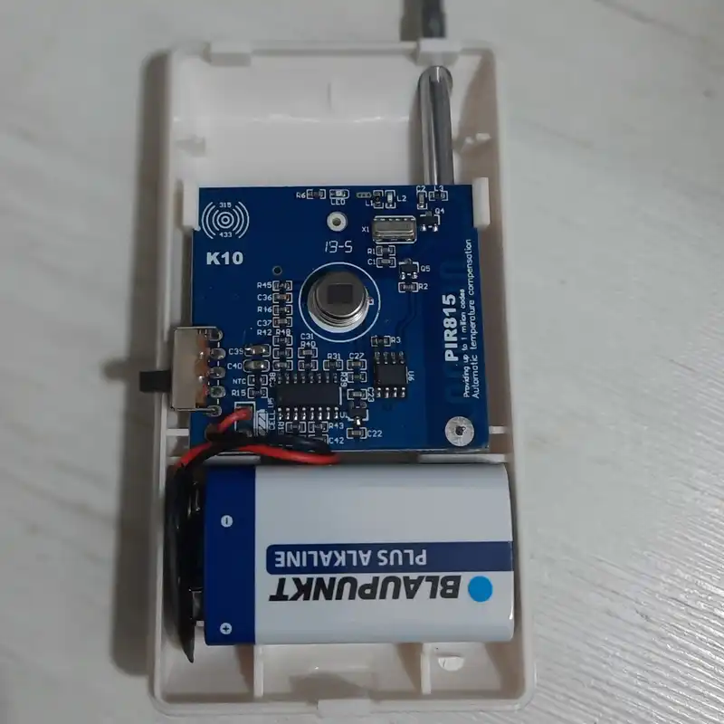 باتری کتابی بلاپونکت مدل پلاس آلکالاین