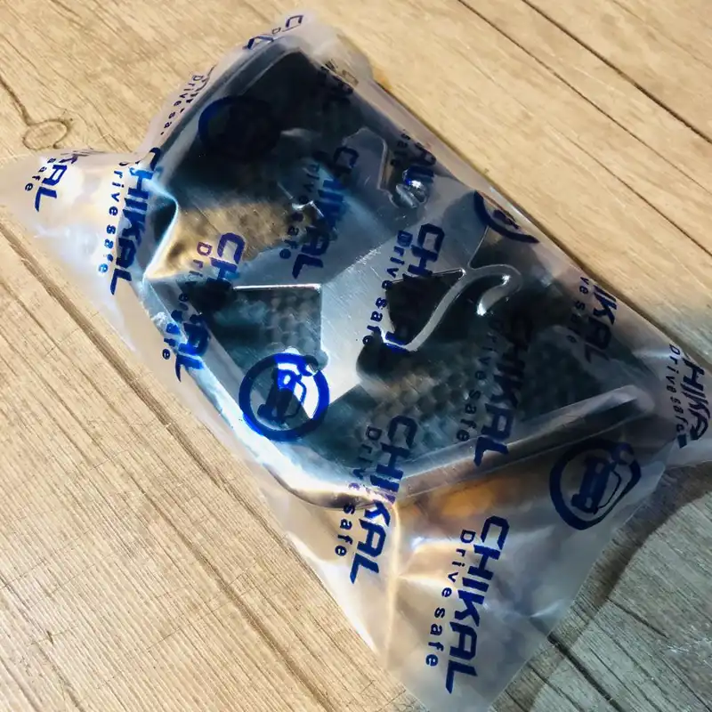 آرم جلو پنجره خودرو چیکال مدلM-5 مناسب برای پژو پارس