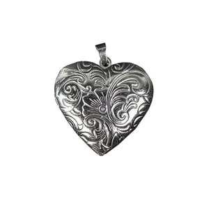 آویز گردنبند زنانه مدل لاکت قاب عکسی طرح قلب گل گلی 