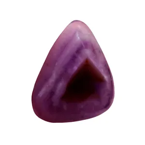 سنگ زینتی امیتیست مدل مثلث دوار کد RTM-AM014-W83