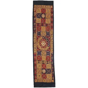 رومیزی سوزن دوزی کد SOOZRA106