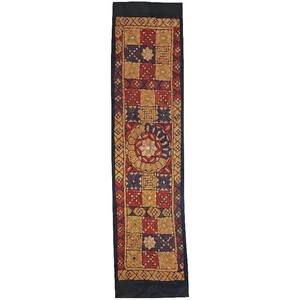 رومیزی سوزن دوزی کد SOOZRA106