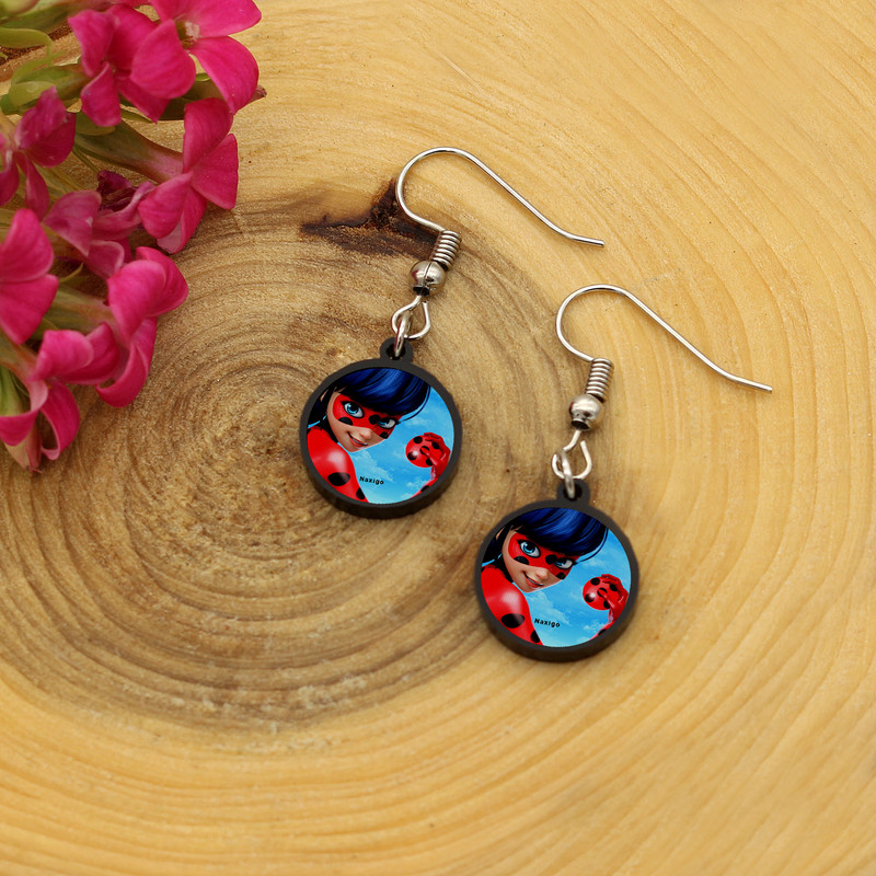 گوشواره زنانه ناکسیگو مدل شب تاب طرح دختر کفشدوزکی کد ES8183