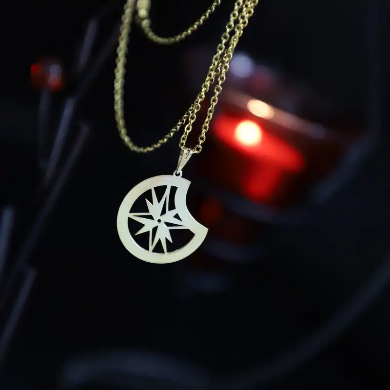 گردنبند طلا 18 عیار زنانه الن نار مدل قطب نما ELN10104