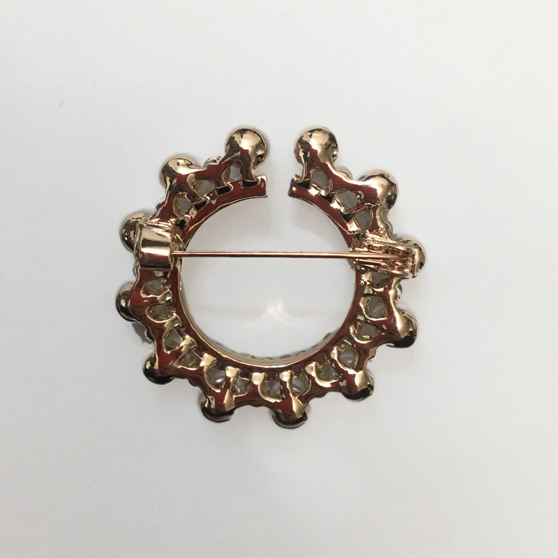 گل سینه دخترانه مدل مرواریدی گل سینه دخترانه مدل مرواریدی